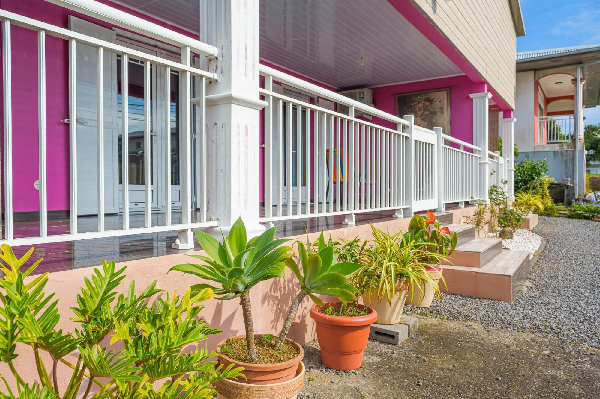 Le Tuit-Tuit - Un Nid Douillet Apartment Sainte-Suzanne Exterior photo
